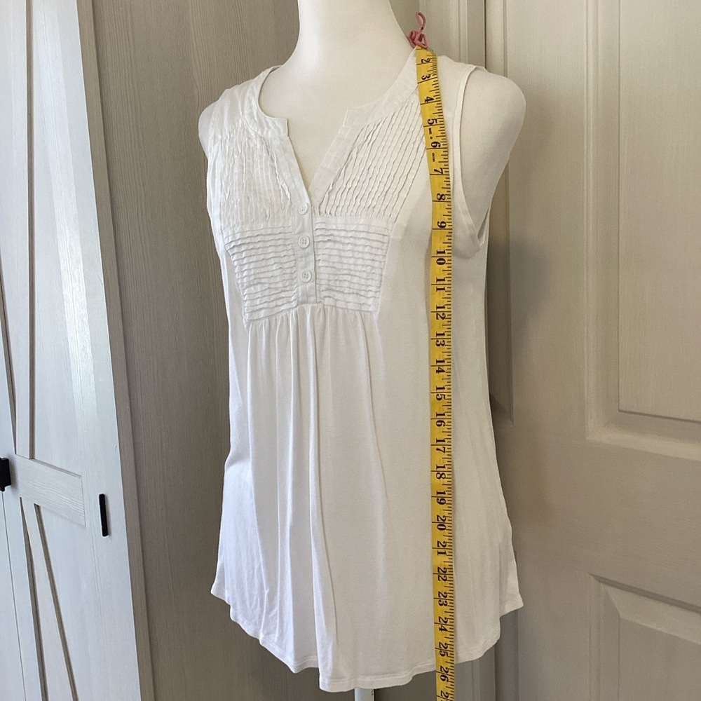 Cable & Gauge White Sleeveless Pintuck Blouse Sz M - Picture 5 of 12